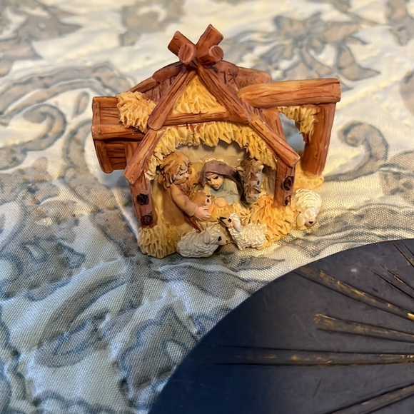 Miniature nativity tea set - Picture 3 of 6